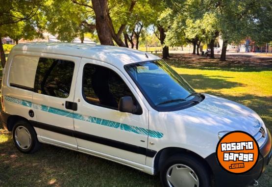 Utilitarios - Peugeot Partner HDI Berlingo 1.6 2011 Diesel 144000Km - En Venta