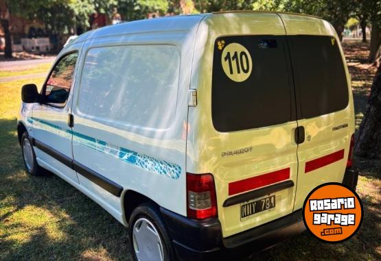 Utilitarios - Peugeot Partner HDI Berlingo 1.6 2011 Diesel 144000Km - En Venta
