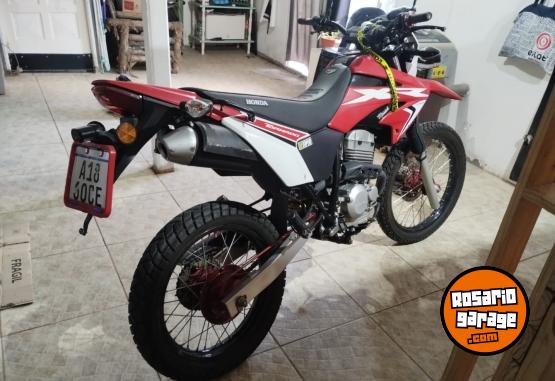 Motos - Honda Tornado 250 2023 Nafta 11300Km - En Venta