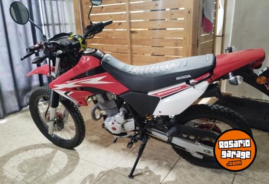 Motos - Honda Tornado 250 2023 Nafta 11300Km - En Venta
