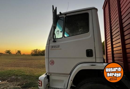 Camiones y Gr�as - Vendo 1720 md 2011 titular - En Venta