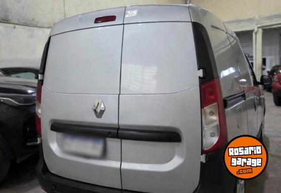 Utilitarios - Renault Kangoo 2021 Nafta 130000Km - En Venta