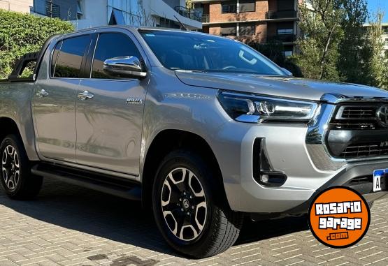 Camionetas - Toyota Hilux 4x4 SRX MT 2022 Diesel 41000Km - En Venta