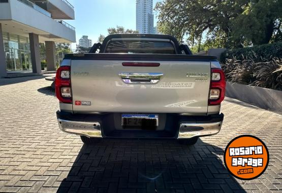 Camionetas - Toyota Hilux 4x4 SRX MT 2022 Diesel 41000Km - En Venta