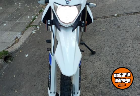 Motos - Motomel Skua 250 2020 Nafta 6500Km - En Venta