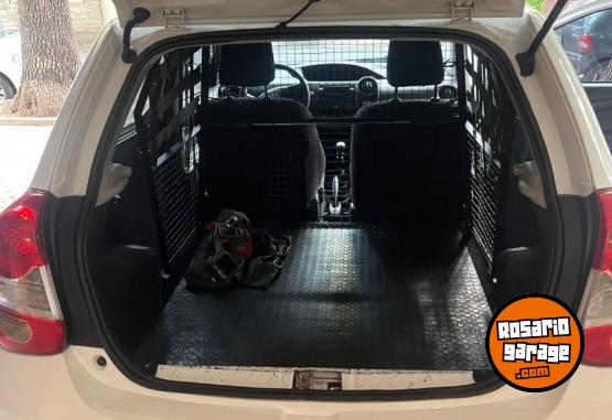 Autos - Toyota Etios de carga 2023 Nafta 97000Km - En Venta