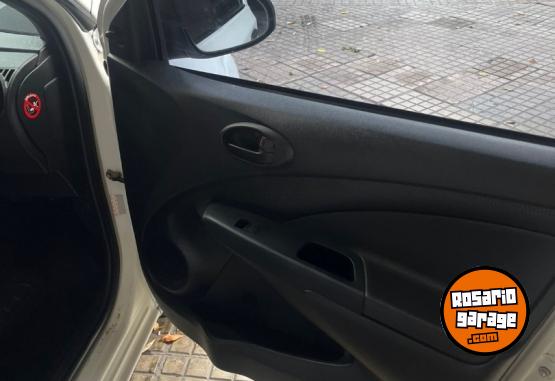 Autos - Toyota Etios de carga 2023 Nafta 97000Km - En Venta