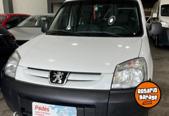 Utilitarios - Peugeot Partner 2016 Diesel 94000Km - En Venta