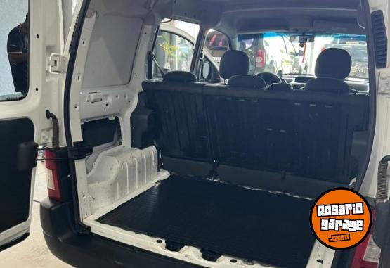 Utilitarios - Peugeot Partner 2016 Diesel 94000Km - En Venta