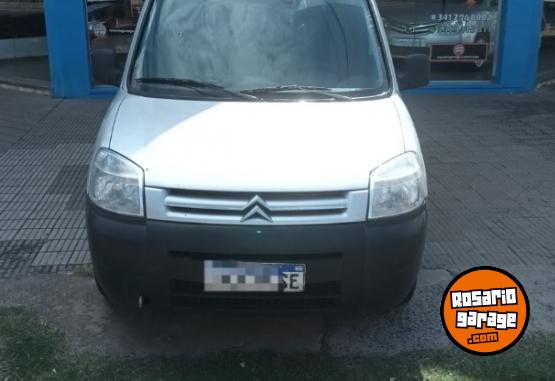 Utilitarios - Citroen BERLINGO FURGON HDI 2018 Diesel 190000Km - En Venta