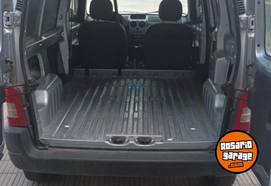 Utilitarios - Citroen BERLINGO FURGON HDI 2018 Diesel 190000Km - En Venta