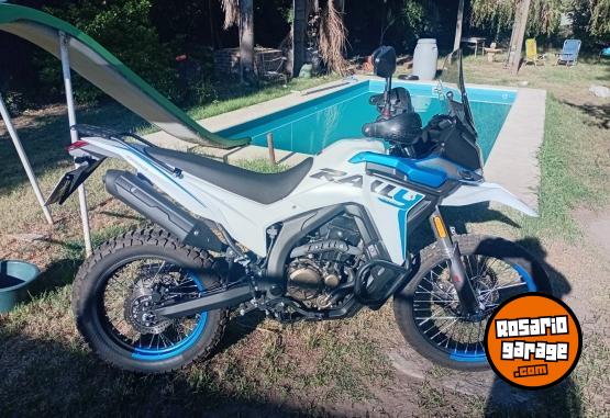 Motos - Voge Rally 300 2025 Nafta 4900Km - En Venta