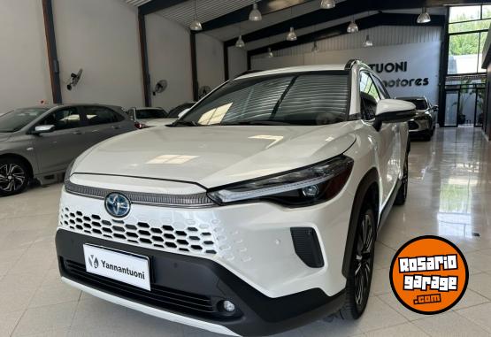 Autos - Toyota COROLLA CROSS SEG 2024 Electrico / Hibrido 25000Km - En Venta