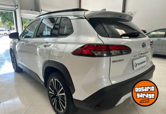 Autos - Toyota COROLLA CROSS SEG 2024 Electrico / Hibrido 25000Km - En Venta