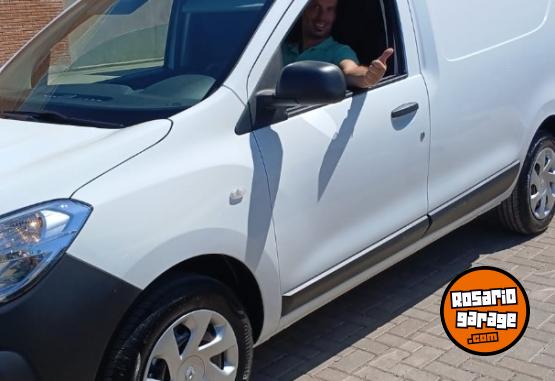 Utilitarios - Renault Kangoo 2025 GNC 25000Km - En Venta