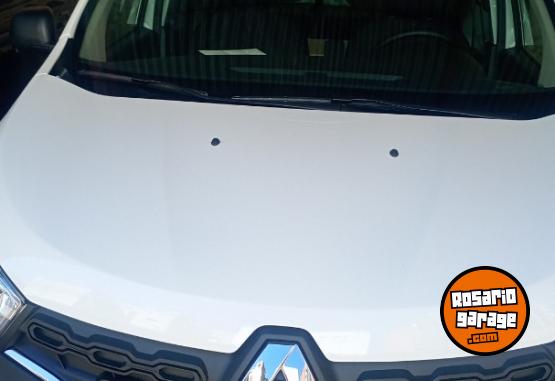 Utilitarios - Renault Kangoo 2025 GNC 25000Km - En Venta