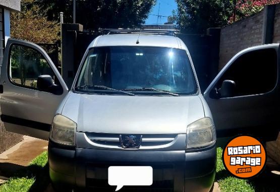 Utilitarios - Peugeot Partner 2012 Diesel 184000Km - En Venta