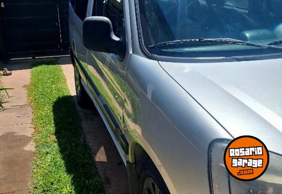 Utilitarios - Peugeot Partner 2012 Diesel 184000Km - En Venta