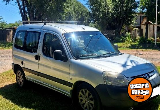 Utilitarios - Peugeot Partner 2012 Diesel 184000Km - En Venta