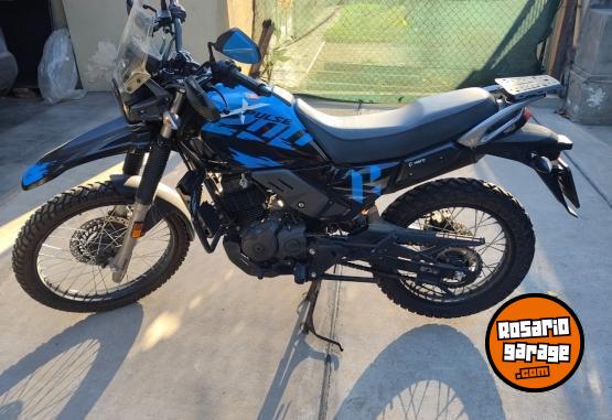 Motos - Hero 200 XPULSE ADV 2025 Nafta 1400Km - En Venta