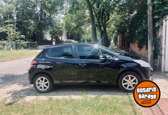 Autos - Peugeot 208 2016 Nafta 65000Km - En Venta