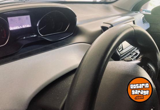 Autos - Peugeot 208 2016 Nafta 65000Km - En Venta