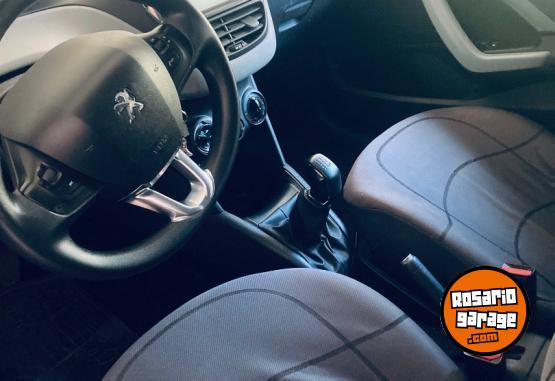 Autos - Peugeot 208 2016 Nafta 65000Km - En Venta