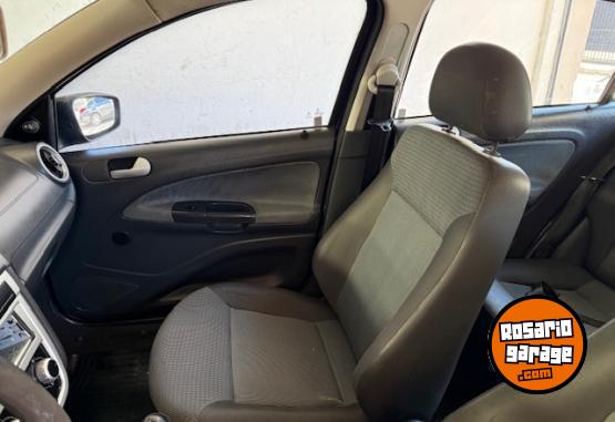 Autos - Volkswagen GOL TREND 5 PUERTAS 2012 GNC 150000Km - En Venta