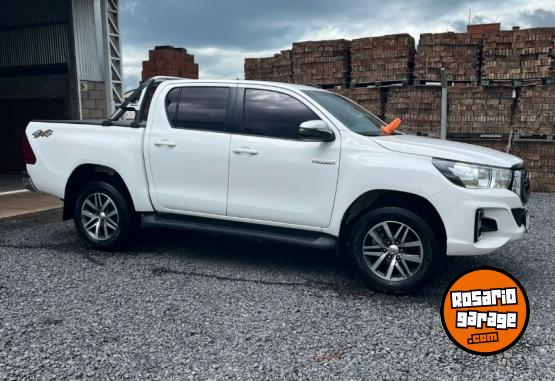 Camionetas - Toyota Hilux 2019 Diesel 128000Km - En Venta