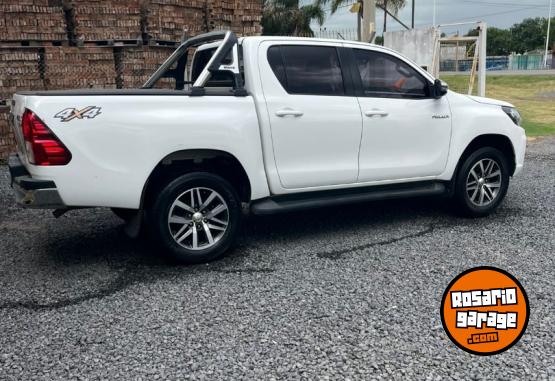 Camionetas - Toyota Hilux 2019 Diesel 128000Km - En Venta