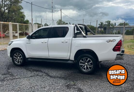 Camionetas - Toyota Hilux 2019 Diesel 128000Km - En Venta
