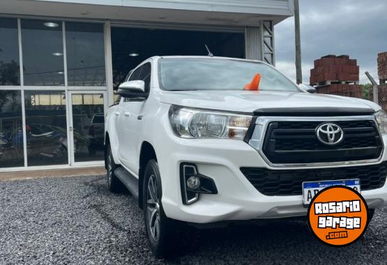 Camionetas - Toyota Hilux 2019 Diesel 128000Km - En Venta
