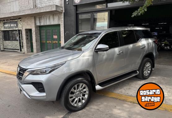 Camionetas - Toyota Sw4 srx at6  7 asientos 2023 Diesel 101000Km - En Venta