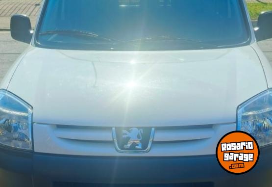 Utilitarios - Peugeot PARTNER FURGON 1,6 2022 Diesel 55300Km - En Venta