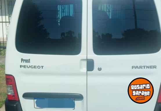 Utilitarios - Peugeot PARTNER FURGON 1,6 2022 Diesel 55300Km - En Venta