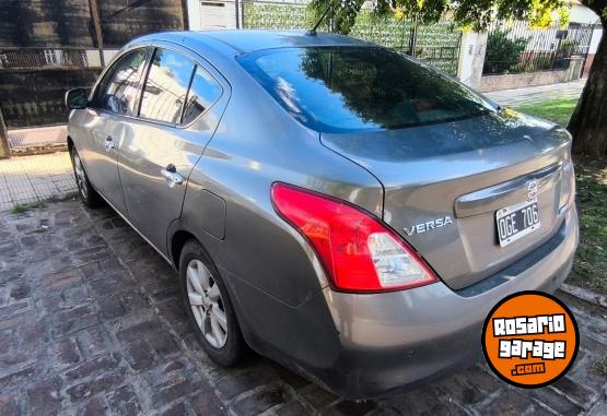 Autos - Nissan Versa Advance pur� drive 2014 Nafta 178800Km - En Venta