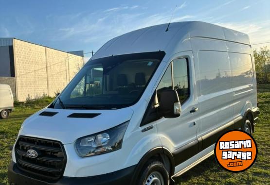 Utilitarios - Ford Transit larga alta 2025 Diesel 2500Km - En Venta