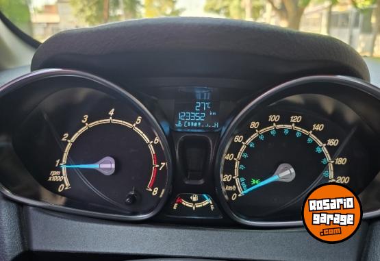 Autos - Ford Fiesta titanium 2013 Nafta 123350Km - En Venta