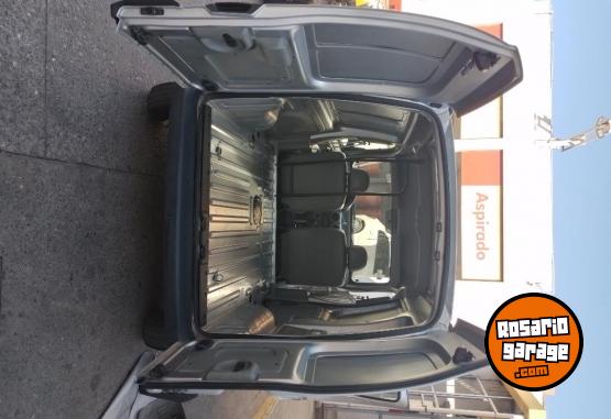 Utilitarios - Renault Kangoo 2 expres� 1.6 conf 2011 Nafta 79000Km - En Venta