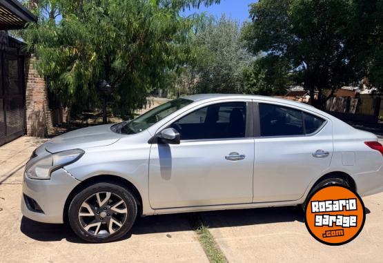 Autos - Nissan Versa 2018 Nafta 166000Km - En Venta