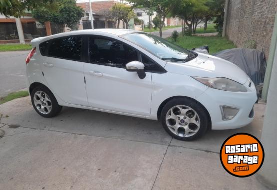 Autos - Ford Kenetic titanium 2011 Nafta 212000Km - En Venta
