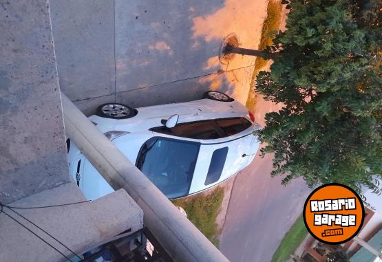 Autos - Ford Kenetic titanium 2011 Nafta 212000Km - En Venta