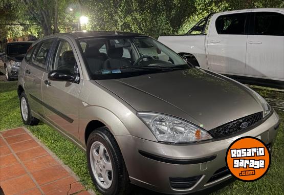 Autos - Ford Focus 5p nafta 1.6 2005 Nafta 90000Km - En Venta