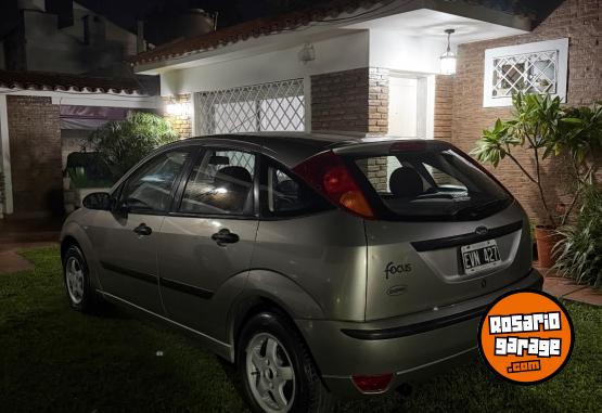 Autos - Ford Focus 5p nafta 1.6 2005 Nafta 90000Km - En Venta