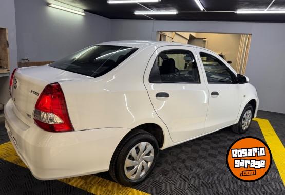 Autos - Toyota ETIOS 2022 Nafta 42000Km - En Venta