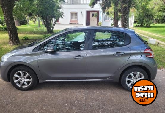 Autos - Peugeot 208 allure 2013 Nafta 110000Km - En Venta