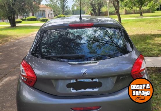 Autos - Peugeot 208 allure 2013 Nafta 110000Km - En Venta