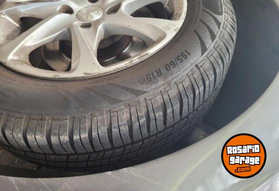 Autos - Peugeot 208 allure 2013 Nafta 110000Km - En Venta