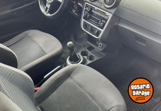 Camionetas - Volkswagen Saveiro 2015 GNC 111Km - En Venta