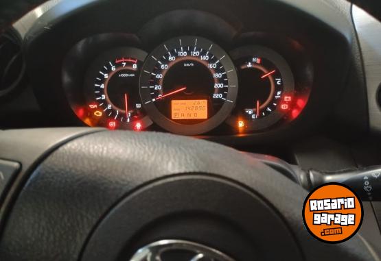 Camionetas - Toyota RAV 4 AUTOMATICA 4X2. 2012 Nafta 142000Km - En Venta